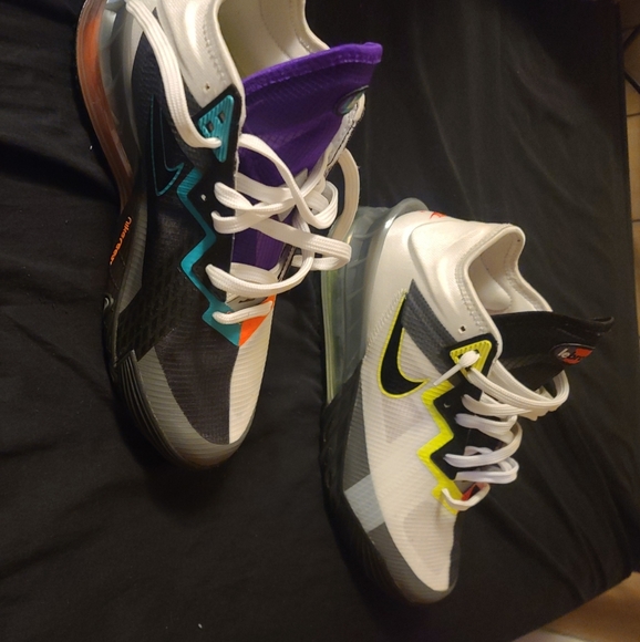 Shoes - Picture 4 of 4